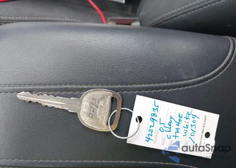 2005 Chevrolet Tahoe Lt from USA, damaged, VIN 1GNEC13T45R101304